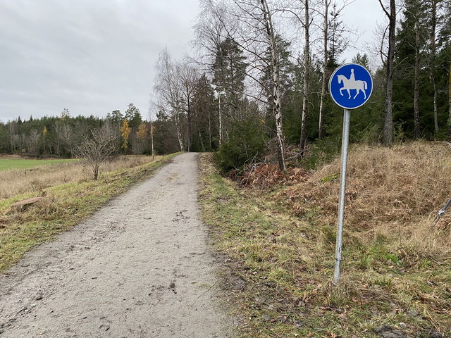 Lovö - Ridvägar