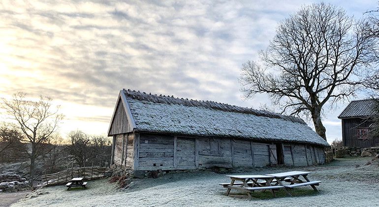 Äskhults by en frostig novembermorgon. 