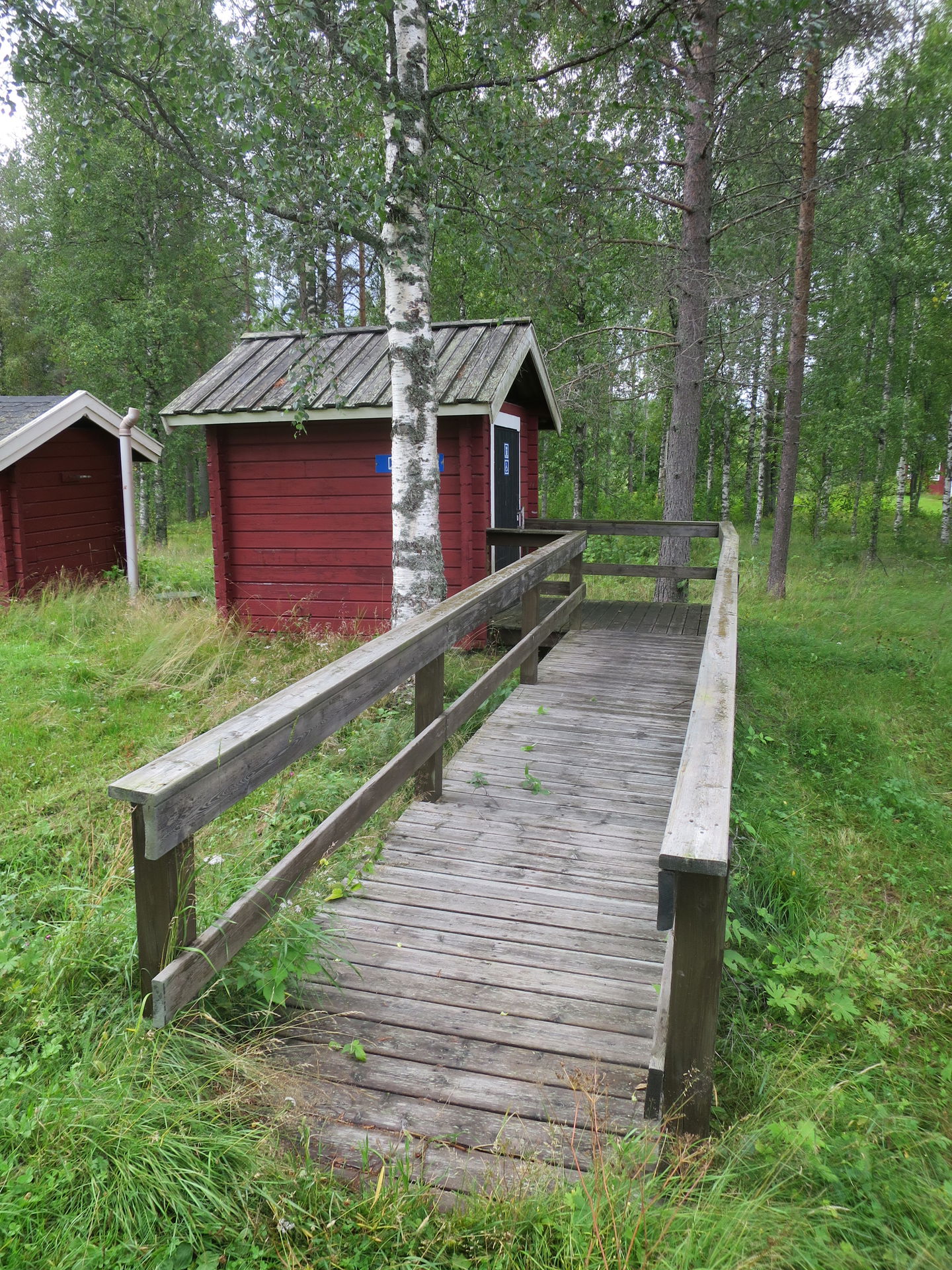 Tillgänglighetsanpassat dass med ramp.