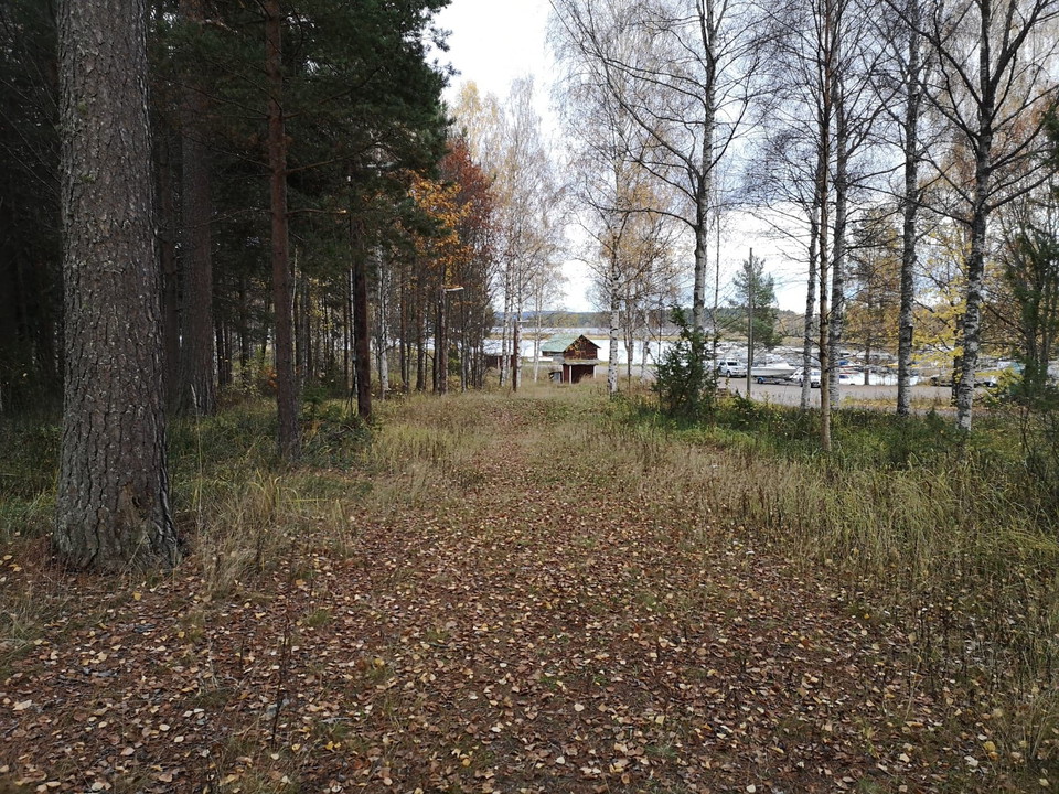 Sprintbanan går nära Friggesunds hamn i Norrdellen