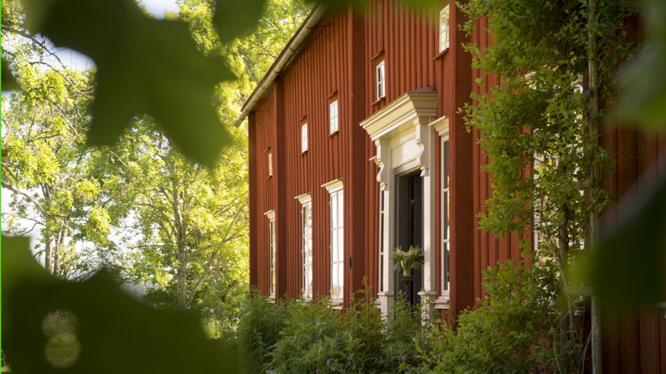 Bild från ovan av von Echstedtska gården, en av de bäst bevarade äldre gårdar i Värmland. 