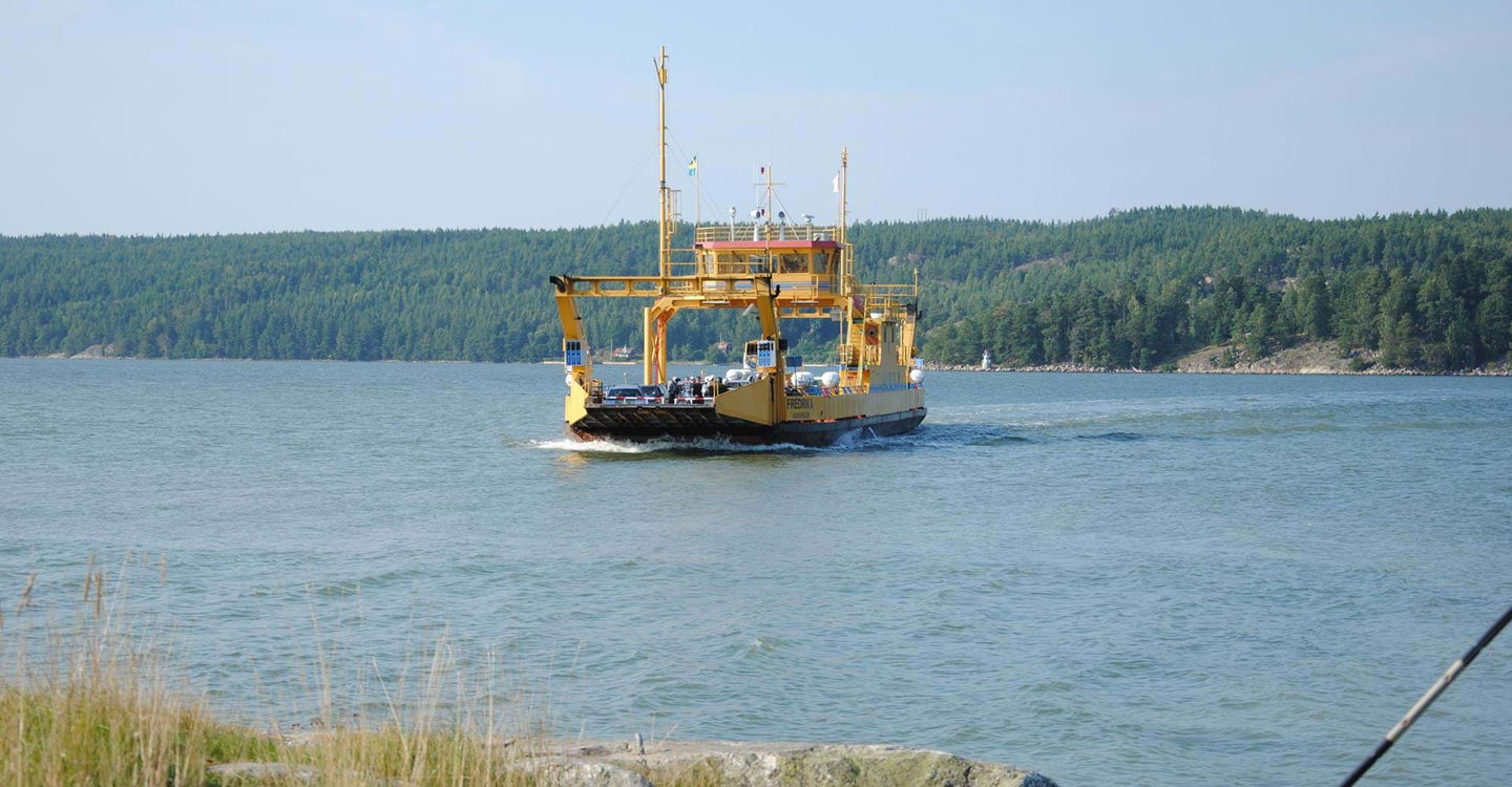 Skenäsleden, Trafikverkets färjeled över Bråviken mellan Skenäs och Säter.
Norköping