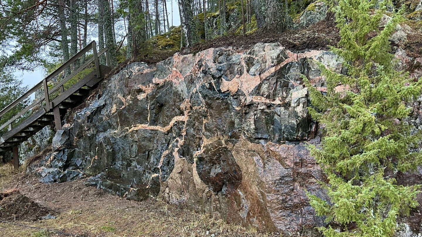 1 500 miljoner år gammal magmakammare, Stadsberget