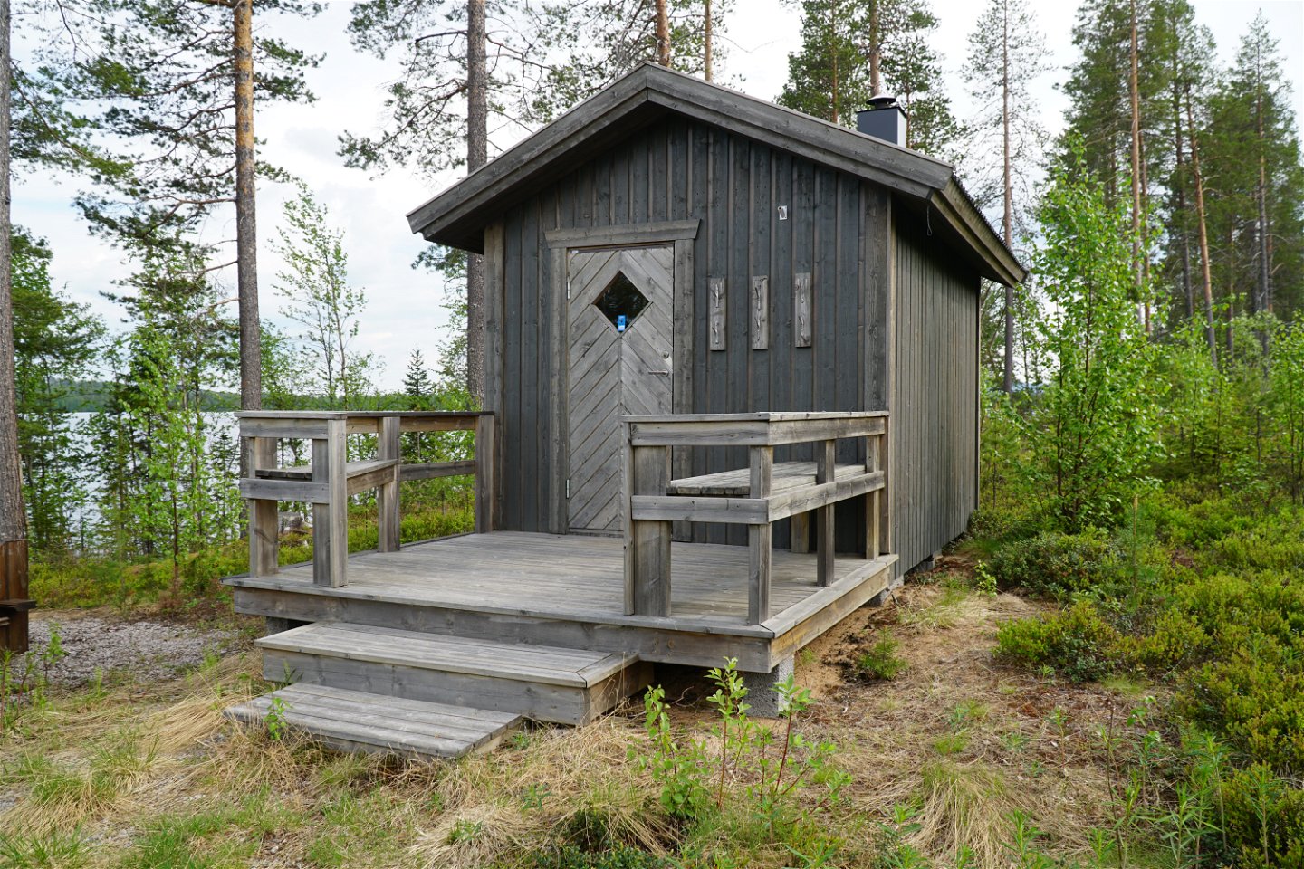 A sauna is located at the swimming spot - contact Vallsjärvs byaförening for more information.