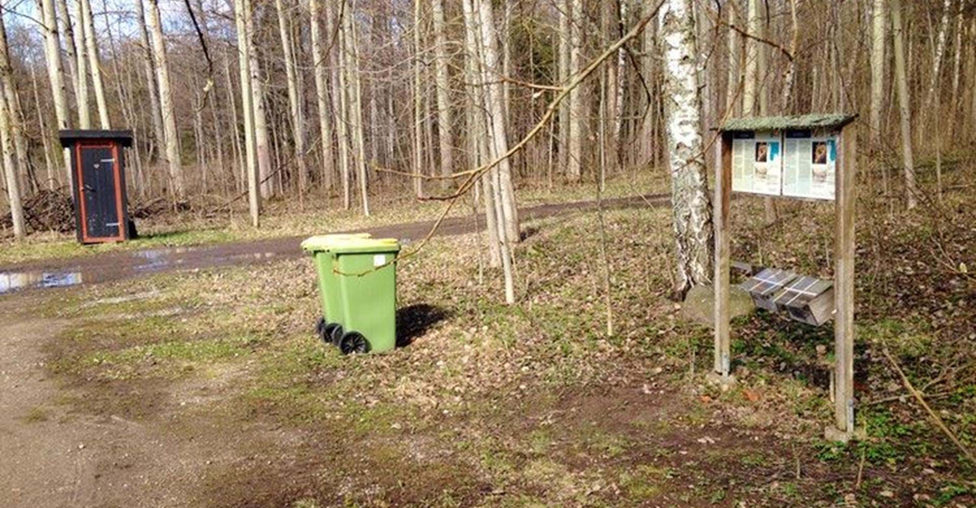 Parkeringsplats 2,5 km från  Birgittas Udde.  
Etapp: Motala till Borenberg
Motala