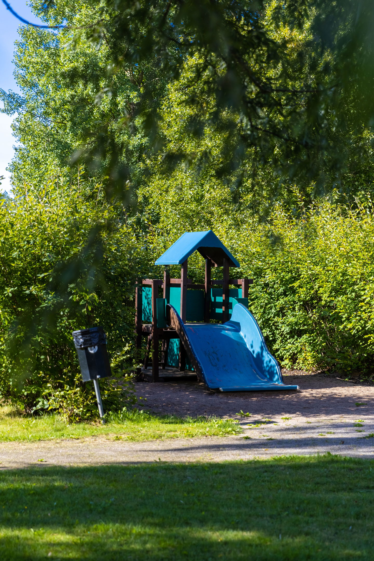 Den större rutschkanan