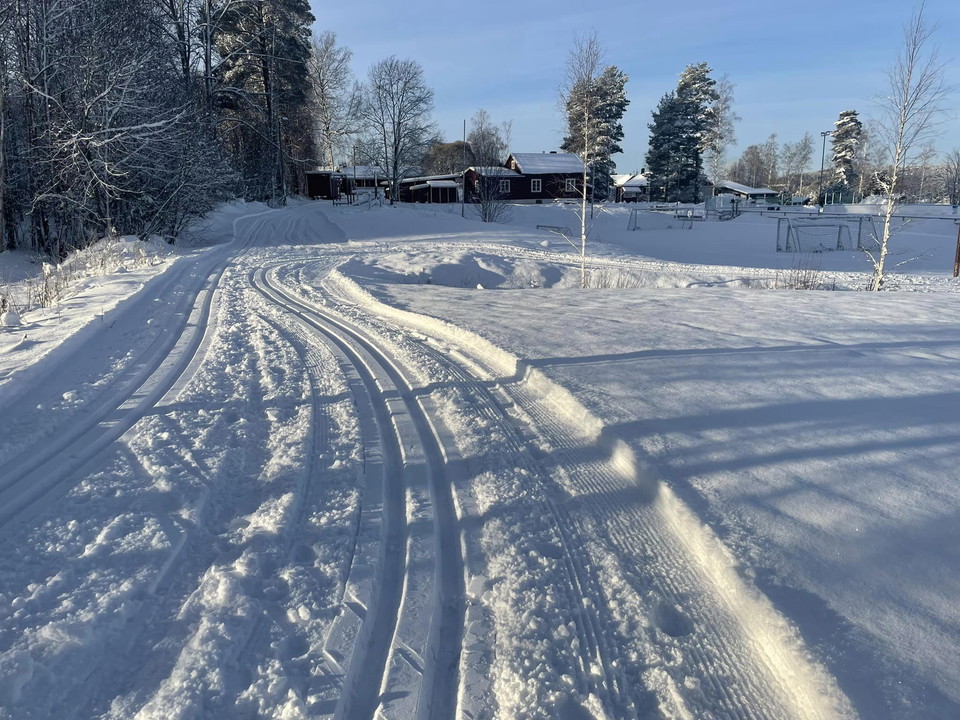 Skidspår, vy mot Harnäs IP