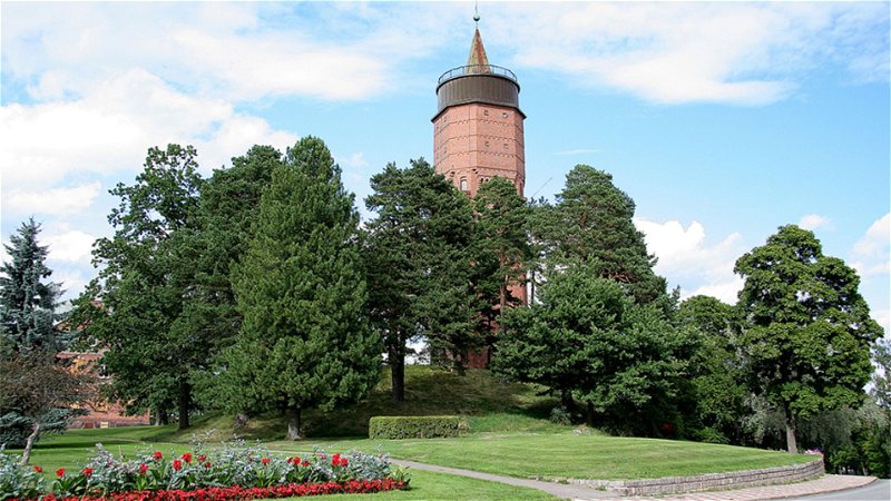Picture of the old water tower and burial mound in central Säfflenn this burial mound where it is said that Olof Trätälja is buried