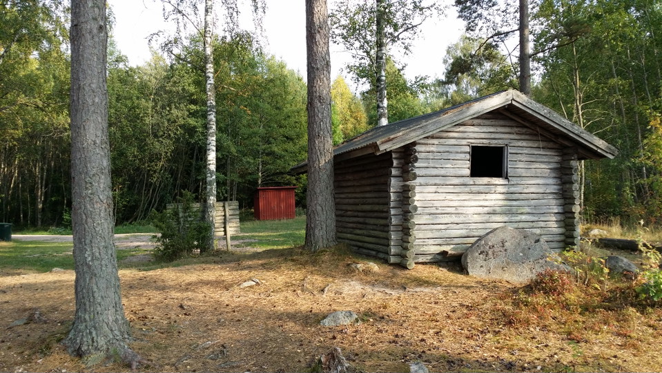Två rustika kolarkojor