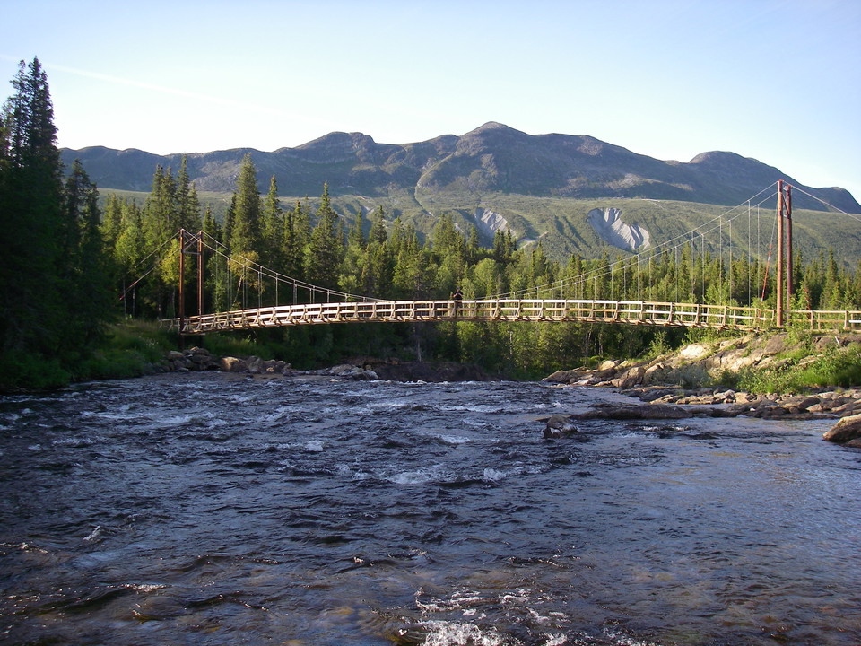 The suspension bridge over Vojmån.