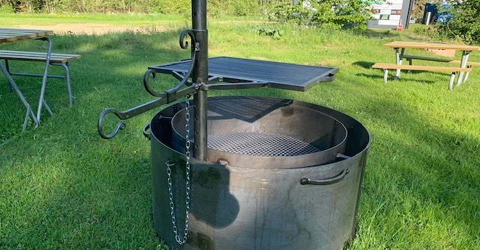 Grillplats vid skidstugan Skönatorpet.
Etapp: Ödeshög - Trehörna.
Ödeshög.