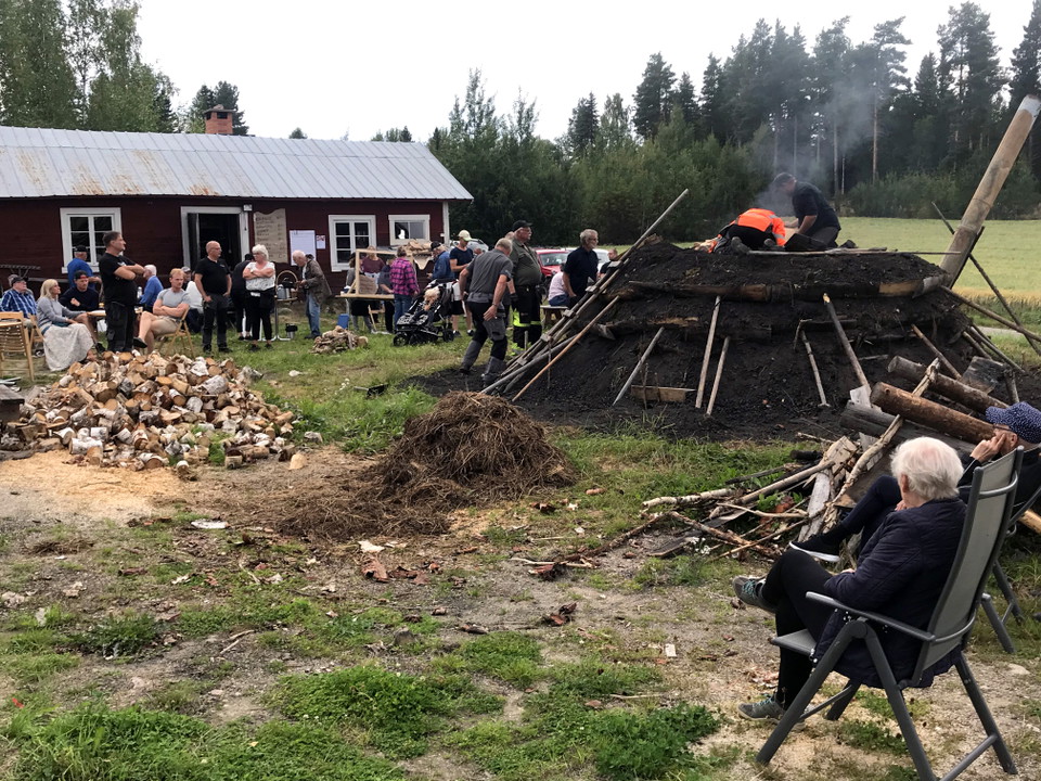 Kolmila utanför Hökens smedja