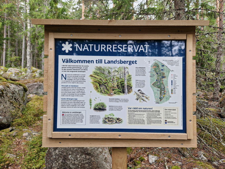 Informationsskylt om naturreservatet.