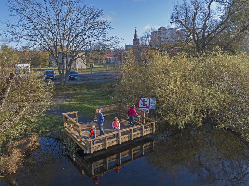Fiskebryggan vid Kanalhuset, Helge å.