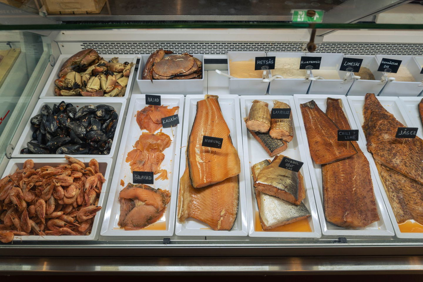 Kyldisk ifylld med fisk