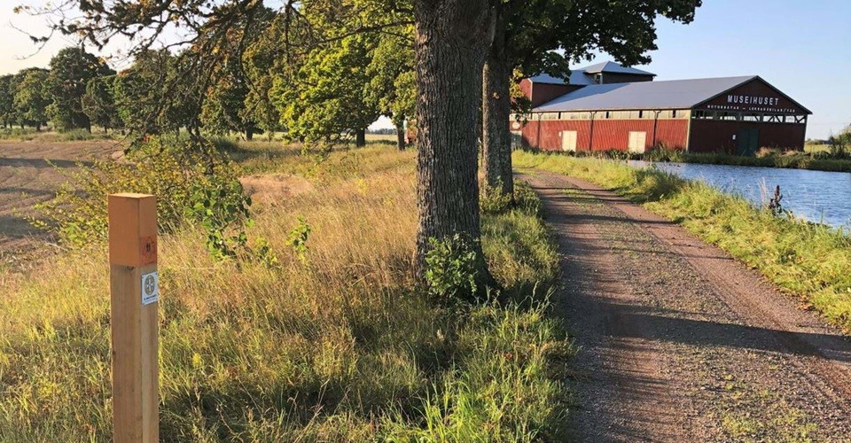 Längs Göta kanal, Röda ladanEtapp: Borensberg-BergsLinköping