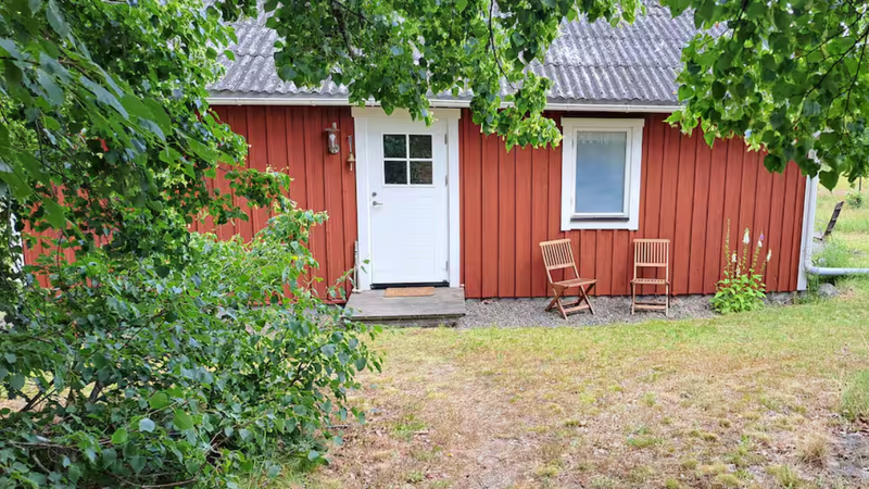 Charmig naturnära stuga, Trollebosjön