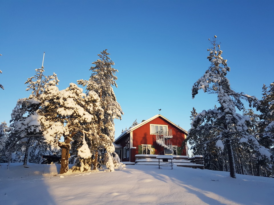 Fågelbergsstugan i vinterskrud