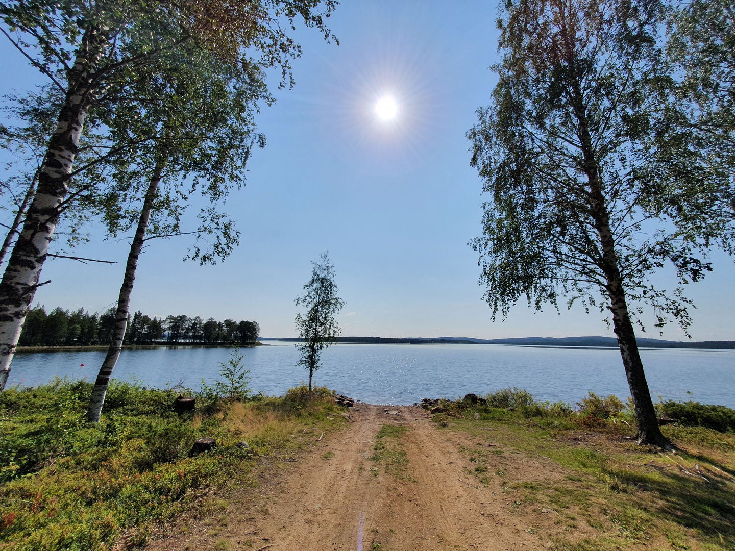 Båtiläggningsplats och parkering på sommaren