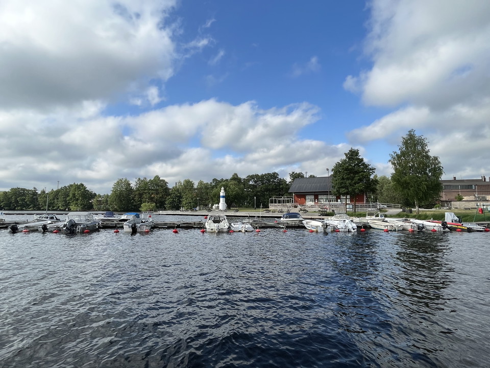 Vy mot Bryggan restaurang
