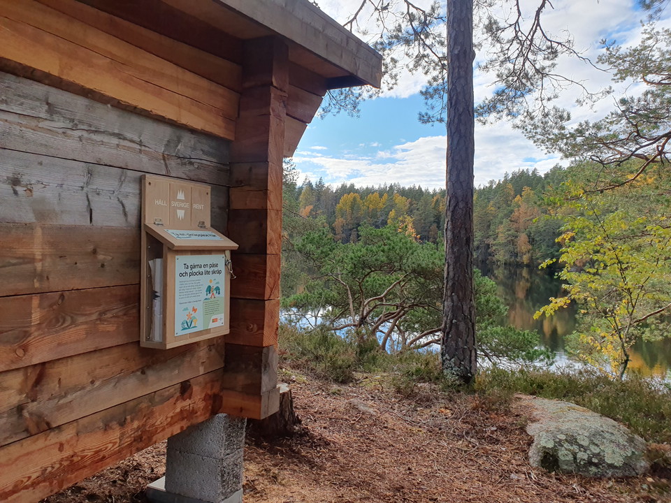 Utsikt från vindskyddet vid Lilla Kullgölen
