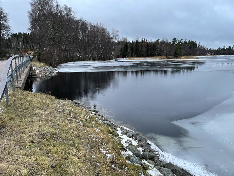 Landfiske, Skedesjön vid sjöbron.