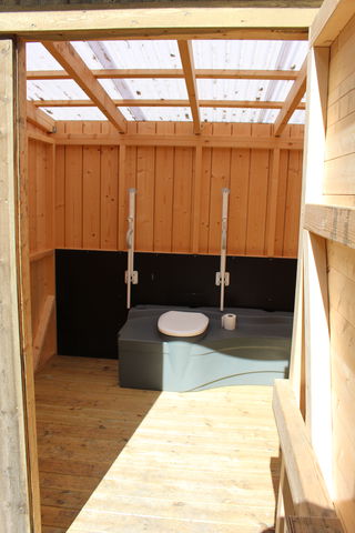 Toalett Sälstugan, Hållnäskusten