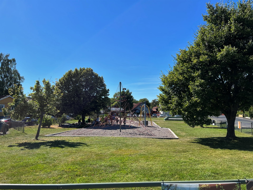 Grönskande lekpark