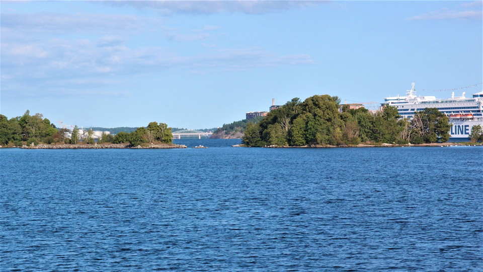Rövarns holme och Libertas. Foto Lidingö stad