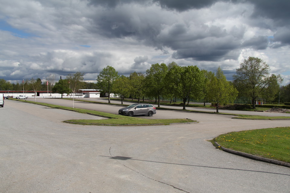 Parkering vid Skantzö bad och camping.