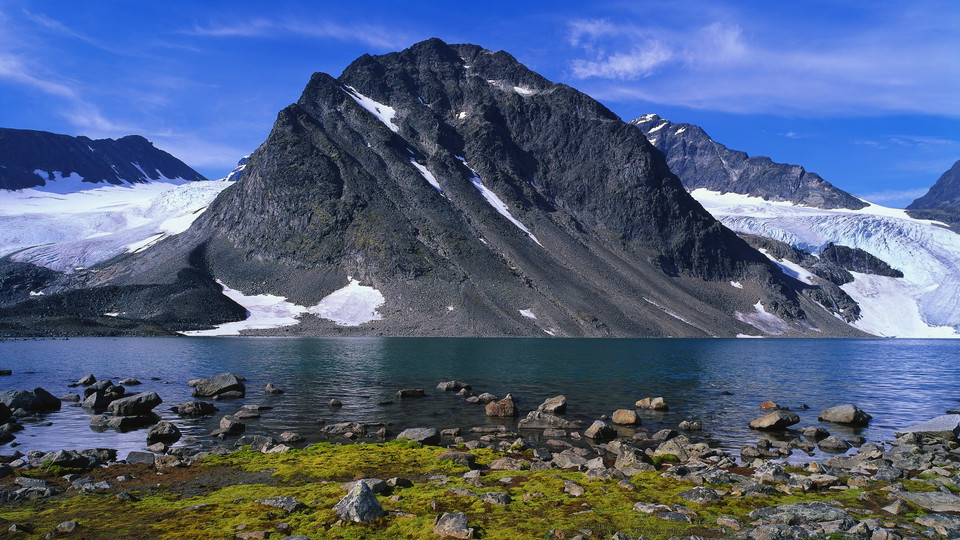 Darfáljávri and Norra Klippberget.