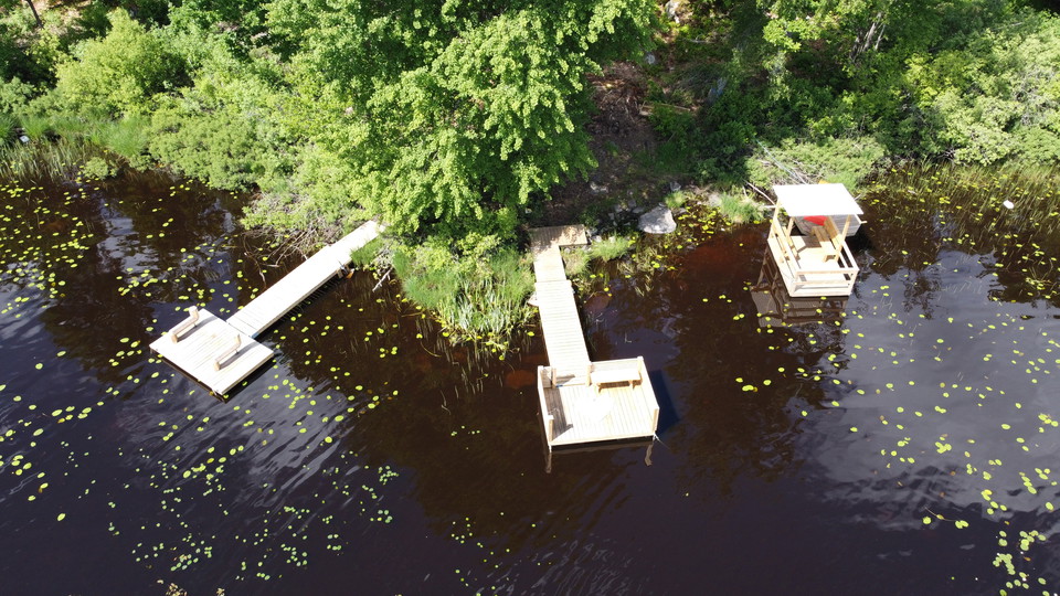 Olika bryggor som ligger tillsammans