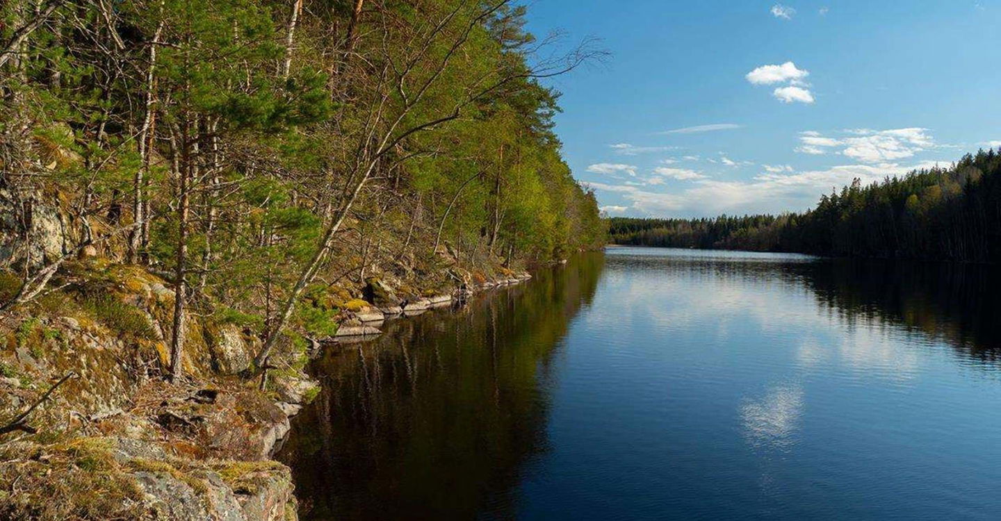 Leden går utmed sjön Lången.
Etapp: boxholm-Trehörna.
Boxholm.