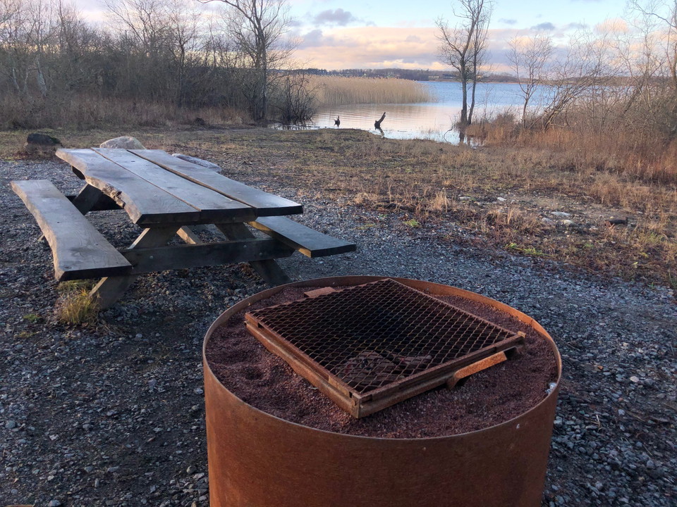Grillplats och fikabord vid Franckes udde