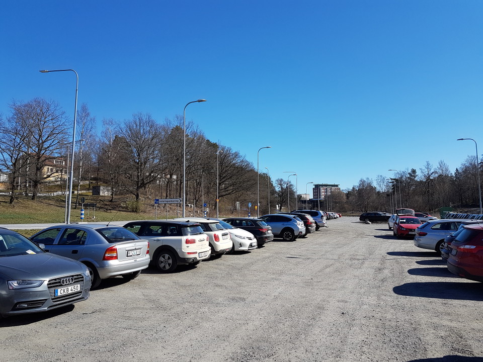 Bodals infartsparkering vid Lidingöbanan. Foto Lidingö stad.