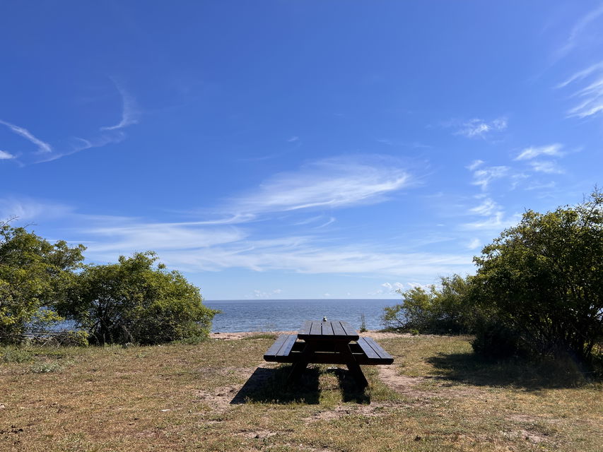 rastbord vid stranden