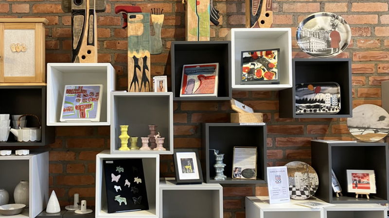 På Kristinehamns konstmuseums museebutik hittar du mycket spännande