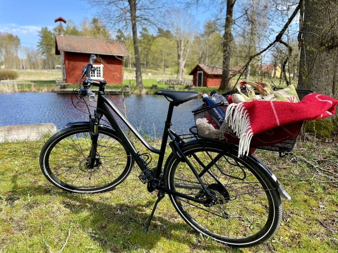 cykel vid sjö