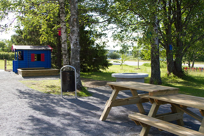 Grillplats med tillgängliggjort bänkbord