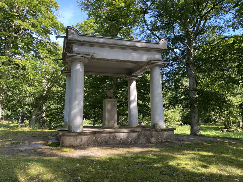 Minnesmonument, Engelska parken