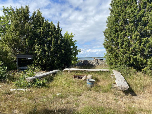 Eldstad, Hästholmen-Ytterön