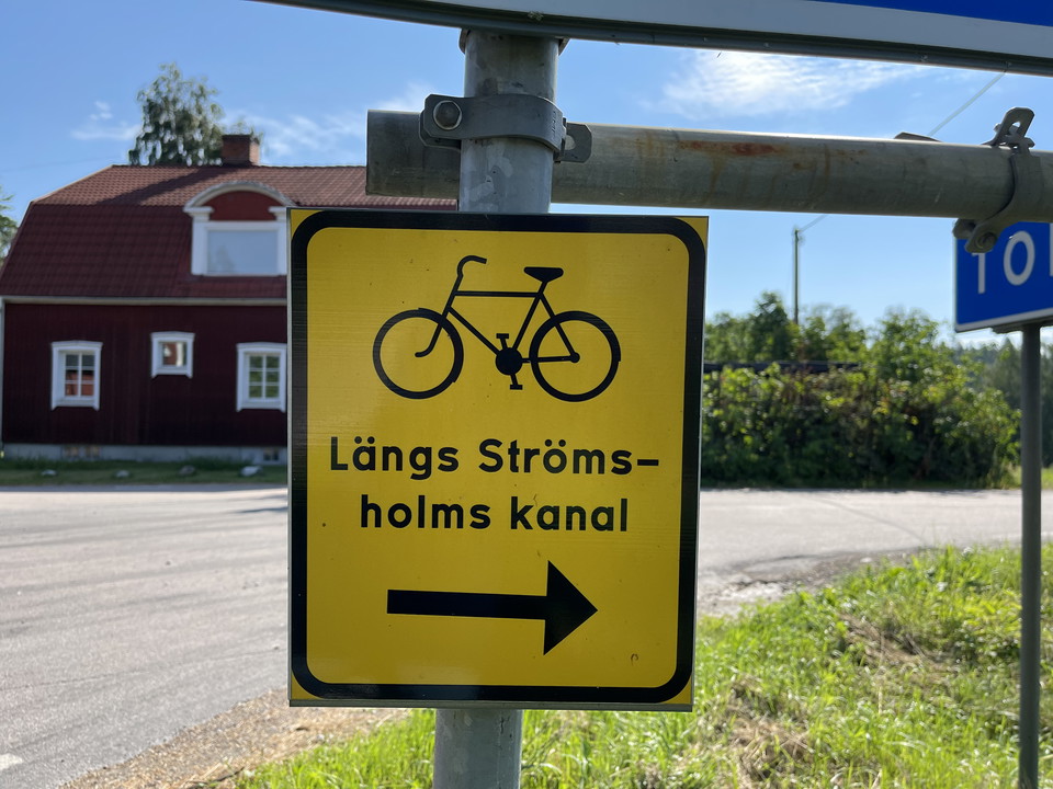 Cykling längs Strömsholms kanal