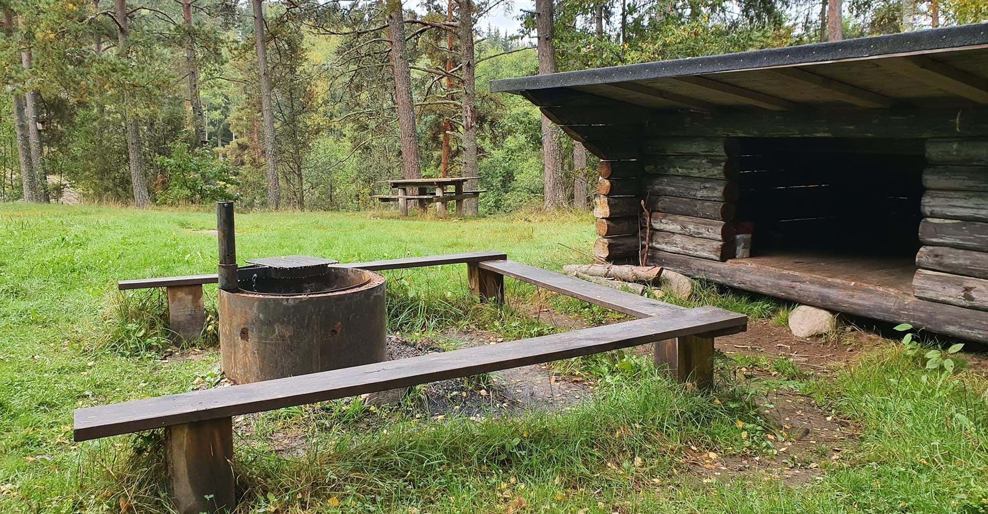 Vindskydd, grill- och rastplats vid Brantefall.
Etapp: Österbymo-Västra Lägern.
Ydre