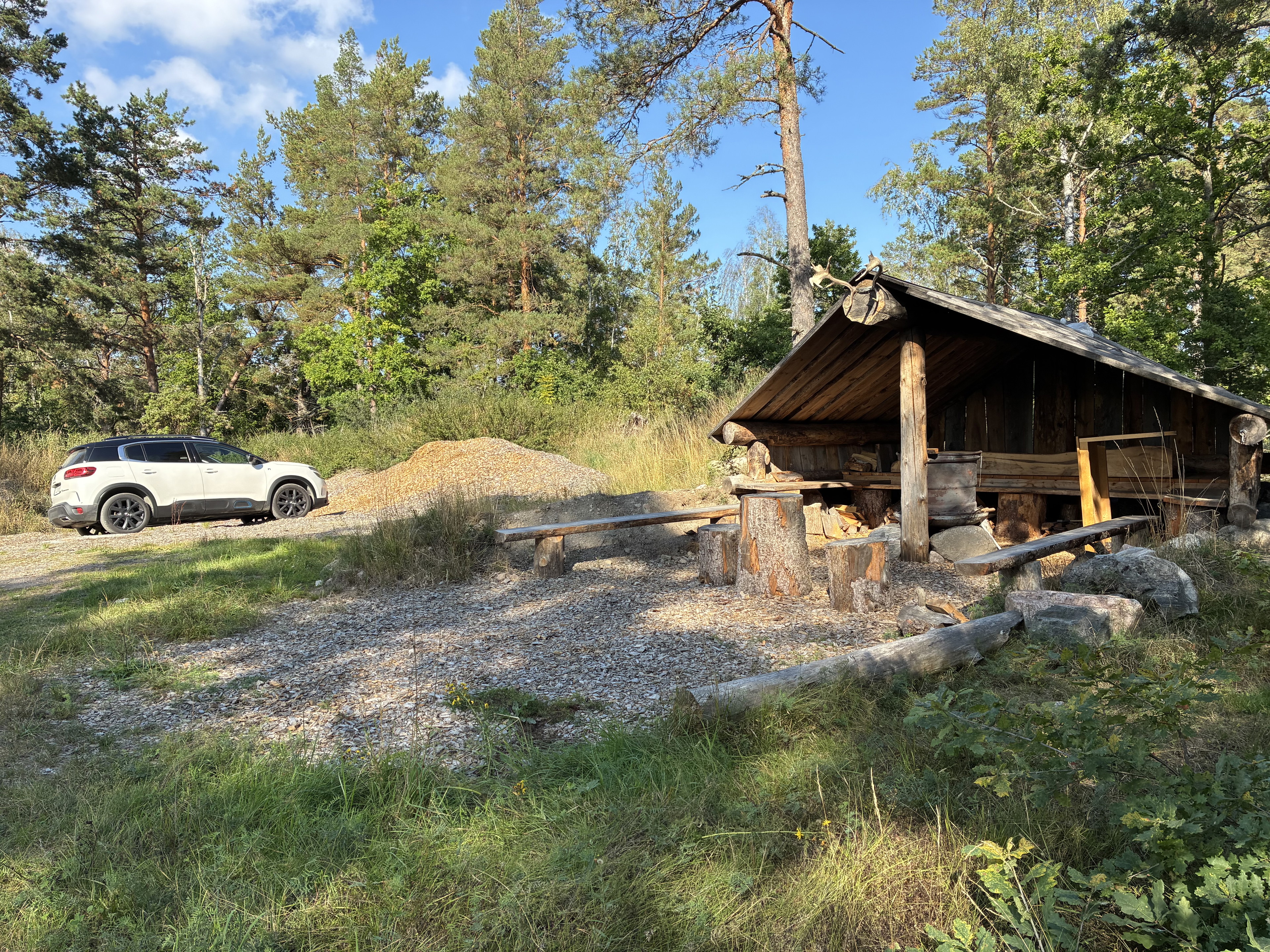 Rastplats och parkering