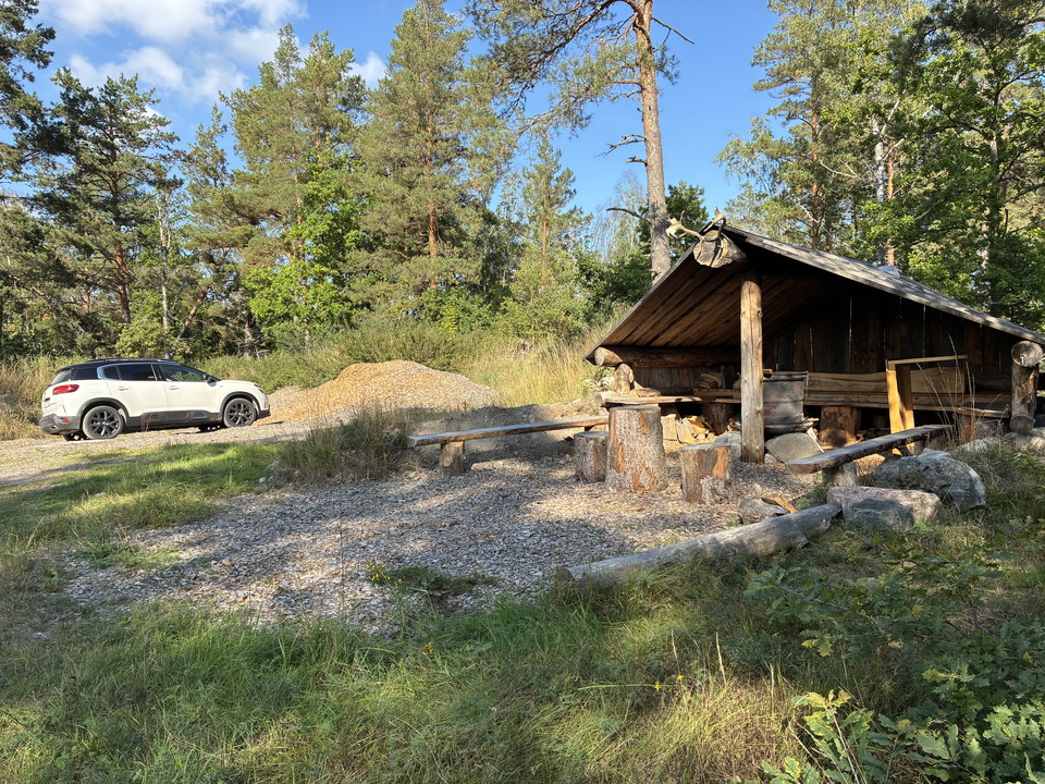 Rastplats och parkering