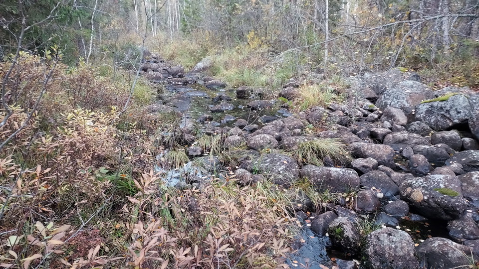 Sophiendals Glasbruk, vattendrag intill