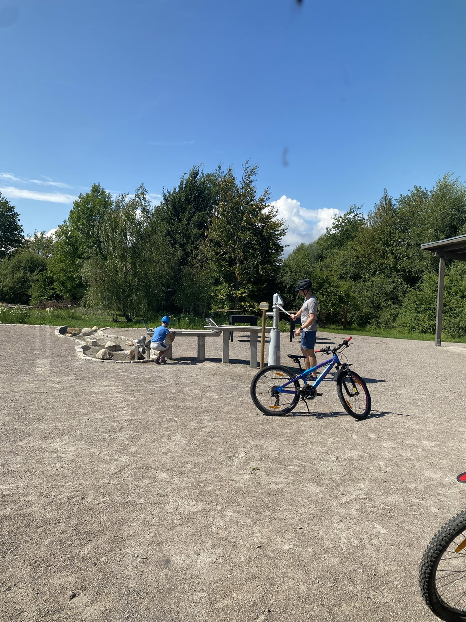 Vattenleken på baksidan av Naturens hus