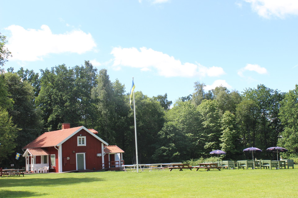 En somrig mötesplats