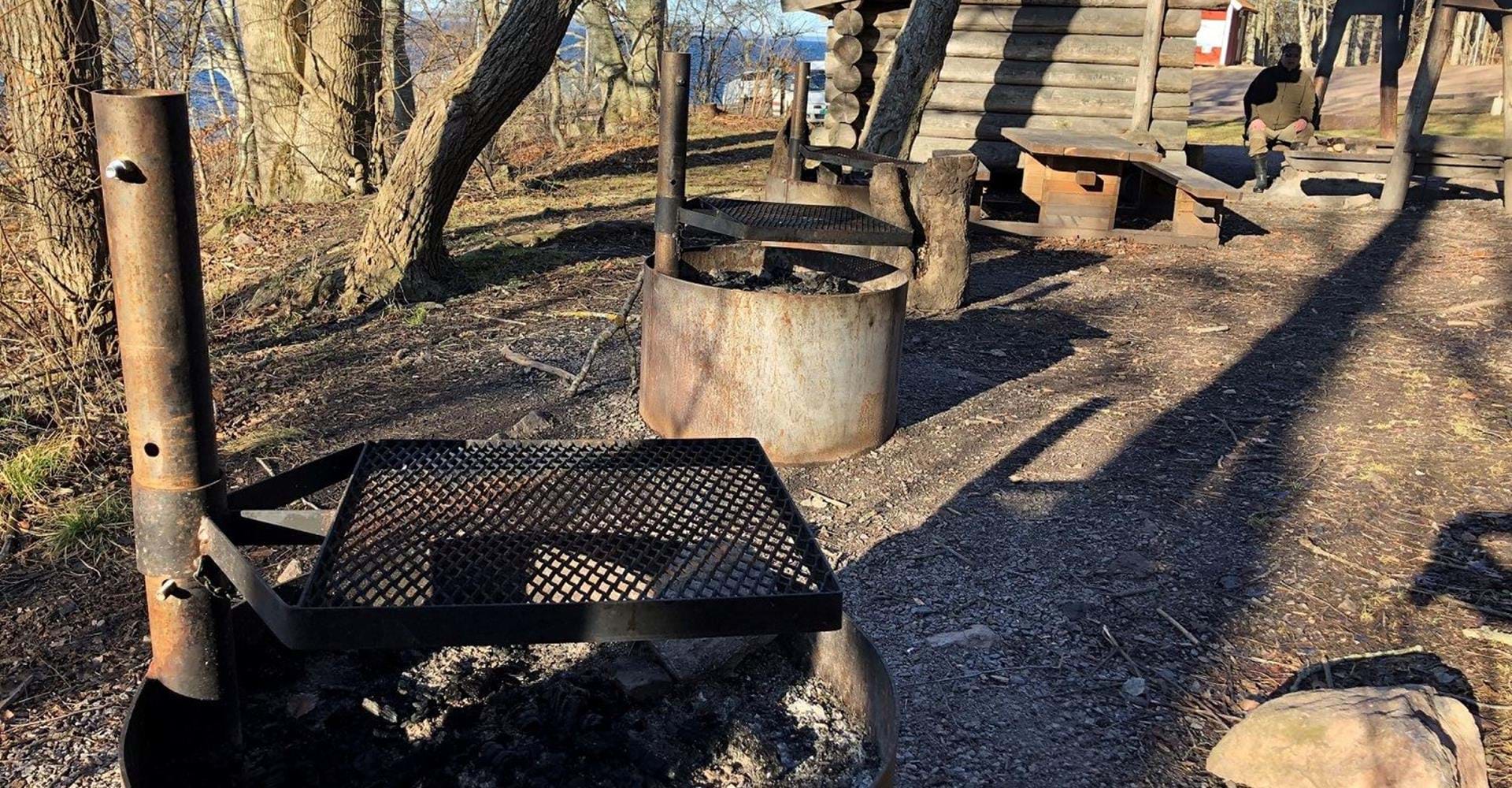 Grillar och bänkbord i Stocklycke hamn.
Etapp: Ödeshög-Stocklycke, Stocklycke-Borghamn.
Ödeshög