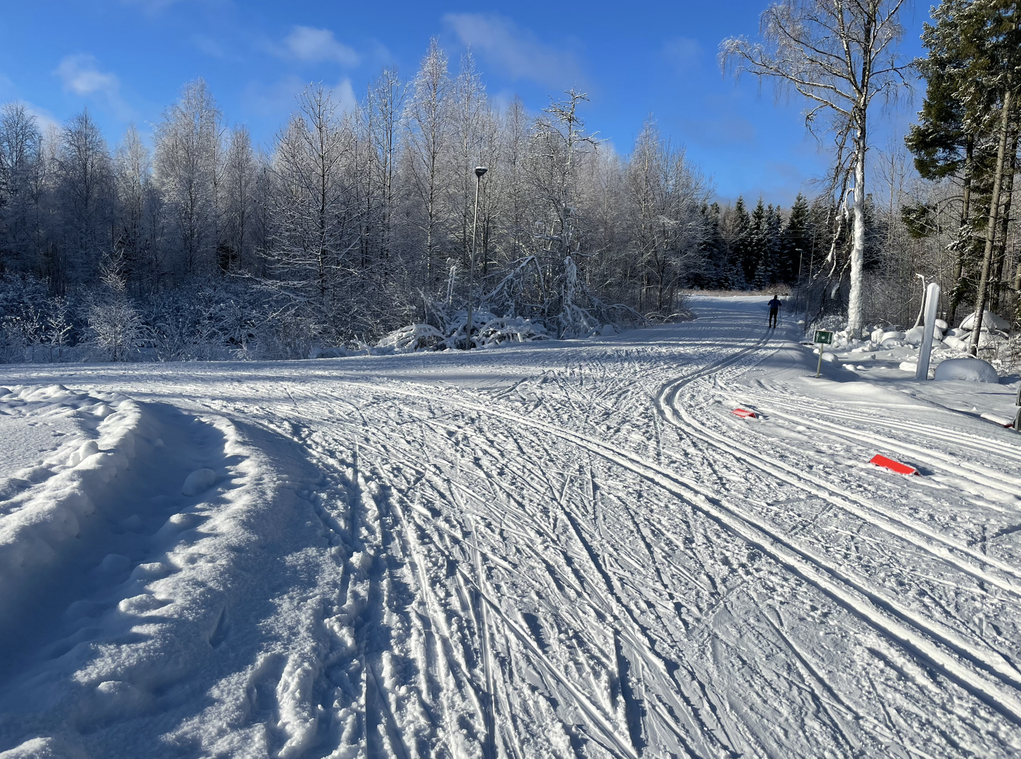 Vitt av konstsnö